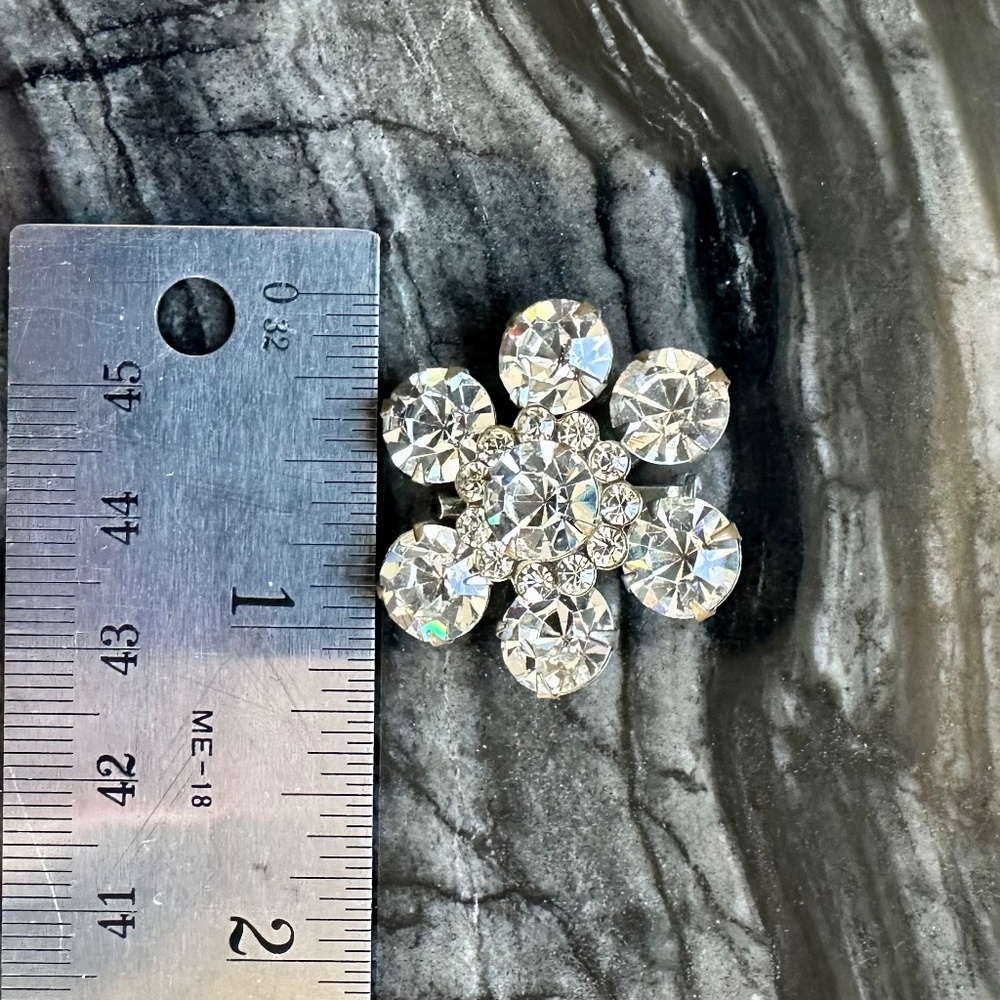Vintage Clear Rhinestone Brooch - Picture 2 of 3